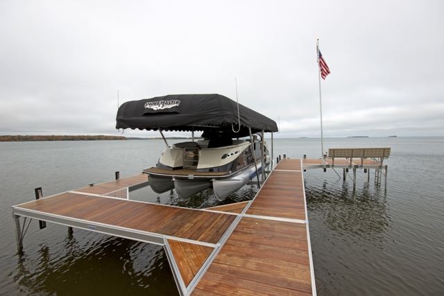 How To Select A Pontoon Boat Lift Suggestions On What To Look For Pontoon Deck Boat Magazine