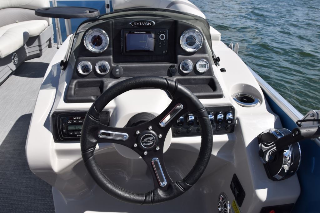 Sylvan 8524 Mirage Entertainer | Pontoon & Deck Boat Magazine