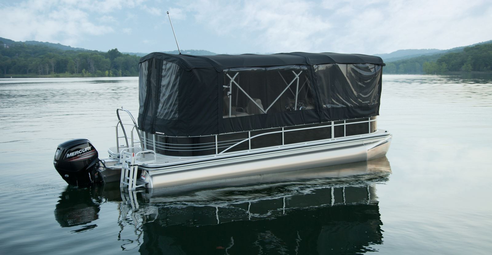 Pontoon Enclosures So Who S Ready For A Longer Boating Season Pontoon Deck Boat Magazine